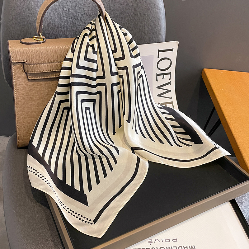 Luxury Brand Neckerchief Sprin - огляд і ціна Luxury Skincare Headband